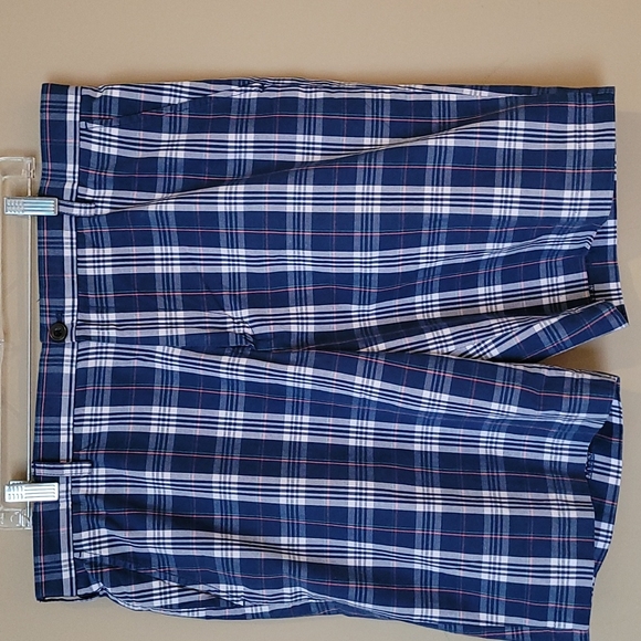 IZOD Men  casual chino short pants  size-38 - Picture 3 of 7